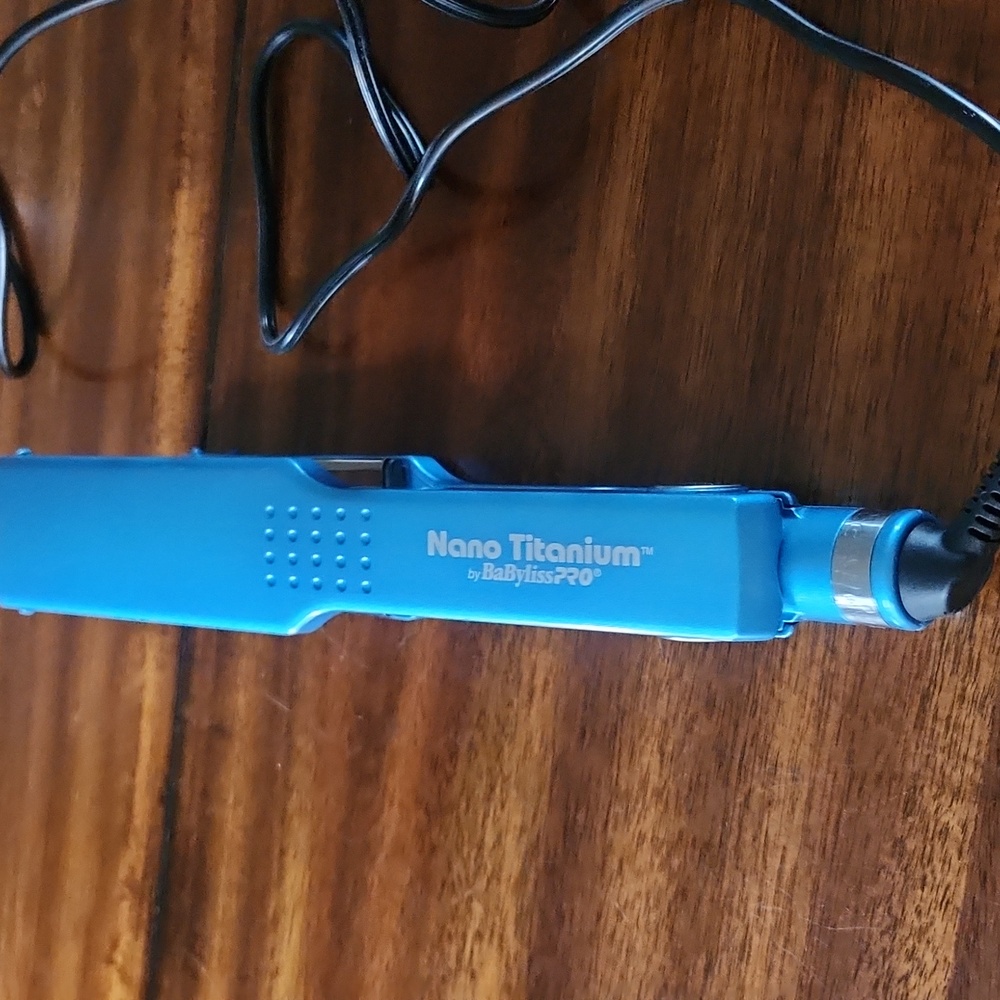 BaByliss Pro Nano Titanium 1 3/4" Ionic Straightener - Picture 12 of 16